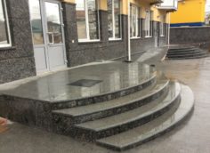 Достоинство ступеней из гранита