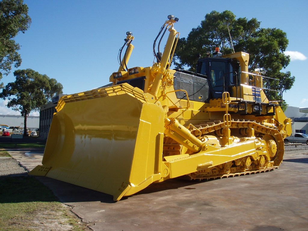 Komatsu D475A